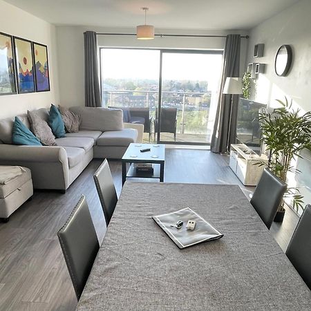 Balcony Marina Apartment With City Skyline Views - Free Secure Parking Манчестър Екстериор снимка