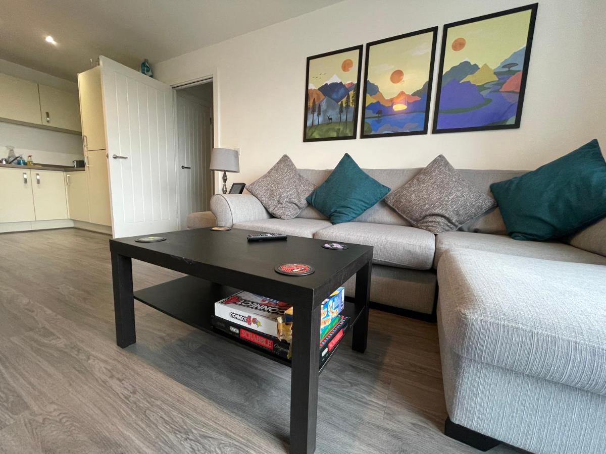 Balcony Marina Apartment With City Skyline Views - Free Secure Parking Манчестър Екстериор снимка