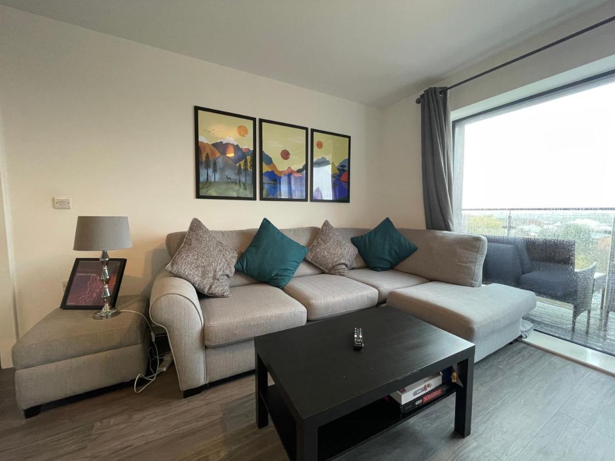 Balcony Marina Apartment With City Skyline Views - Free Secure Parking Манчестър Екстериор снимка