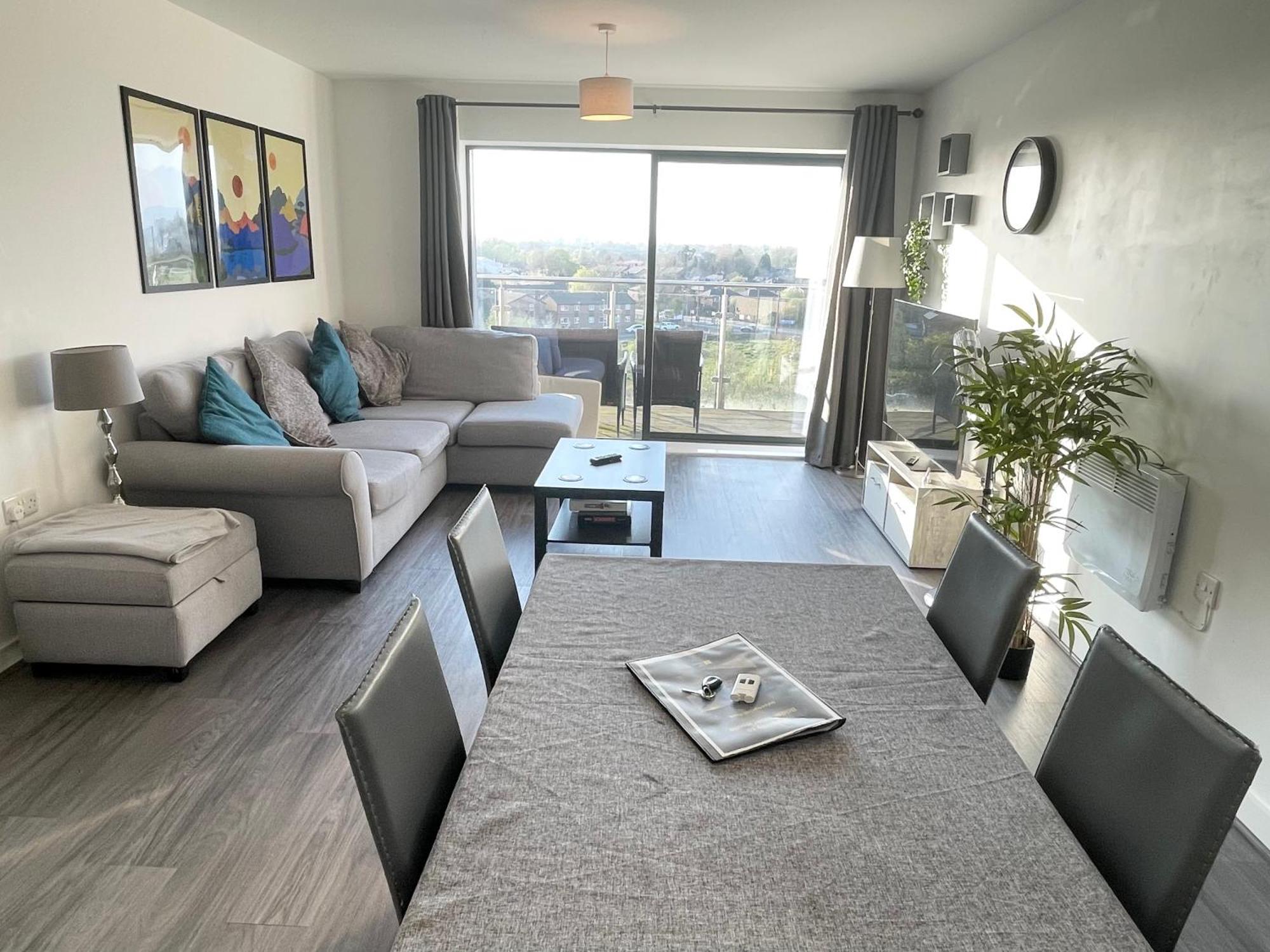 Balcony Marina Apartment With City Skyline Views - Free Secure Parking Манчестър Екстериор снимка